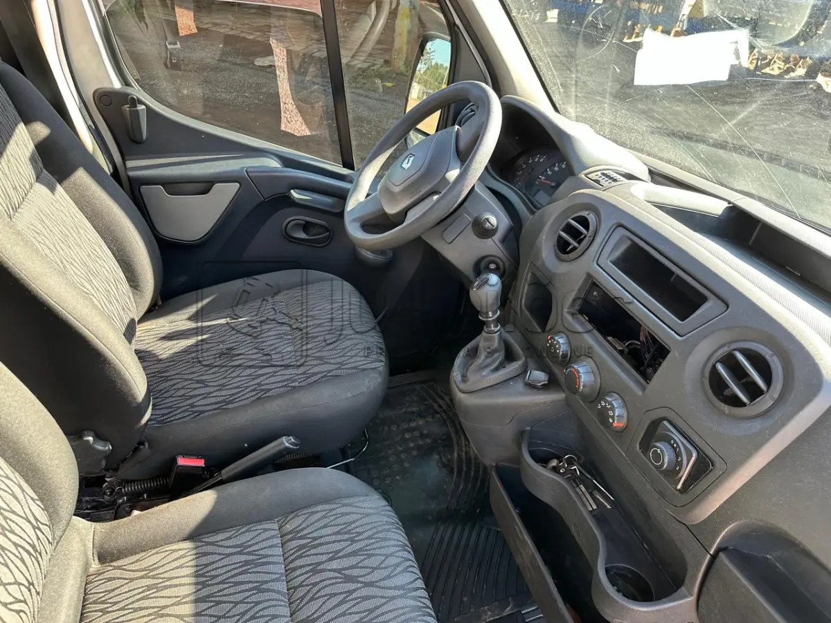 LOTE 001 - RENAULT/MASTER RETH ACES MICROÔNIBUS