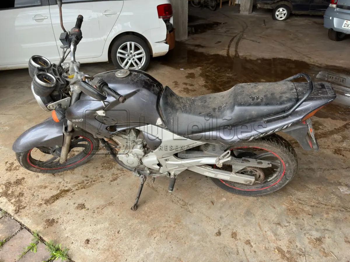 LOTE 015 - YAMAHA /FAZER YS250