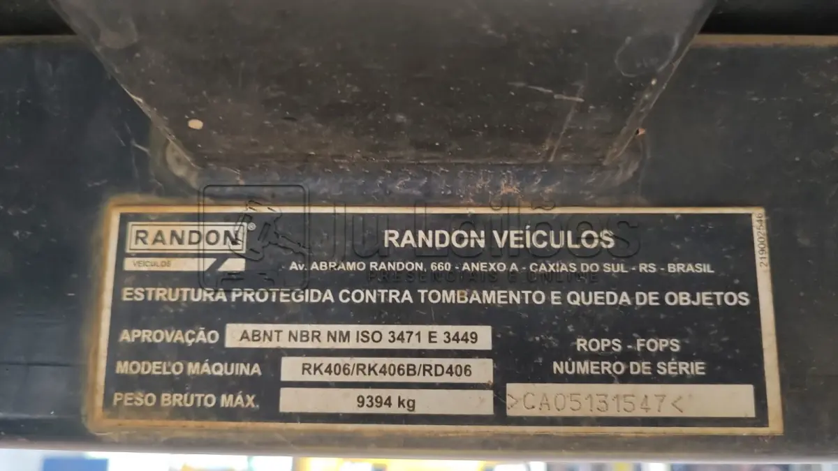 LOTE 011 - RETROESCAVADEIRA RANDON RK 406