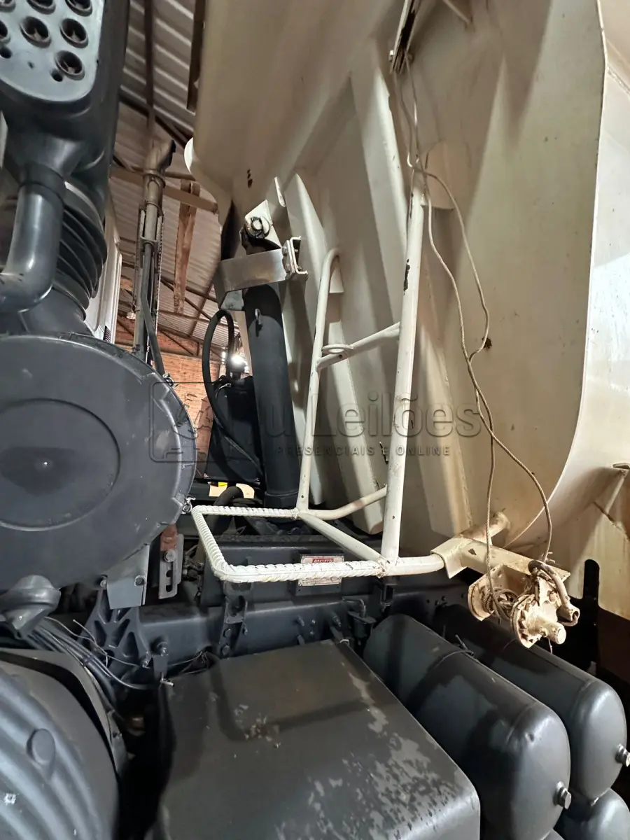 LOTE 011 - SCANIA/P 340 B 6X4