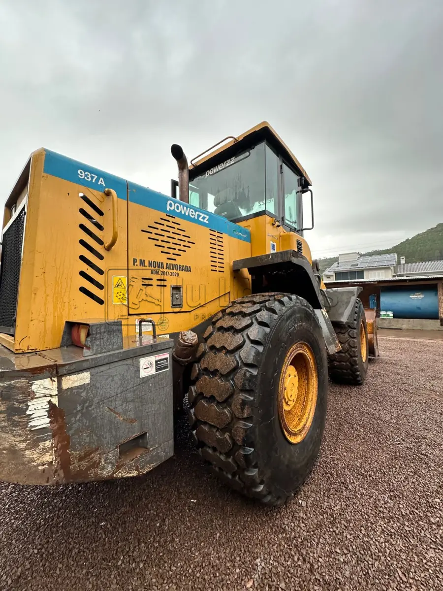 LOTE 015 - CARREGADOR POWER ZZ MODELO 937A