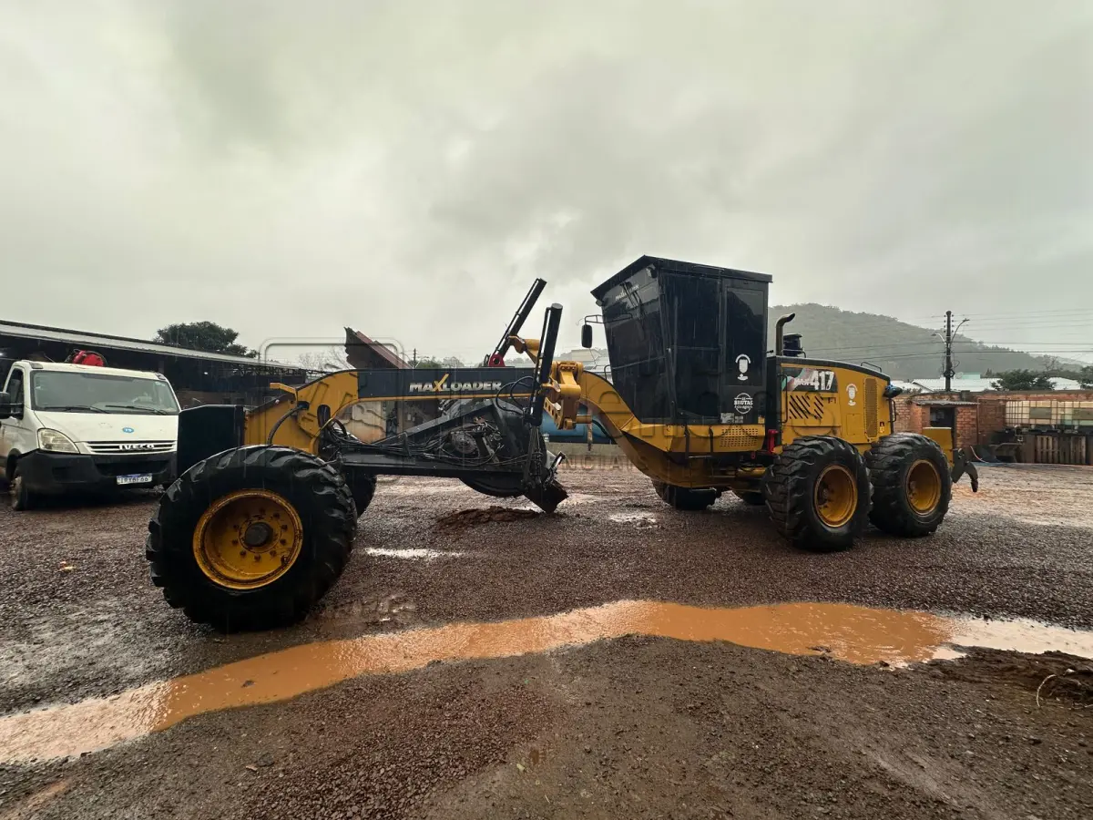 LOTE 016 - MOTONIVELADORA MAXLOADER – MODELO MAX417 (MGI 320 CV) SHANGCH ALC 6121
