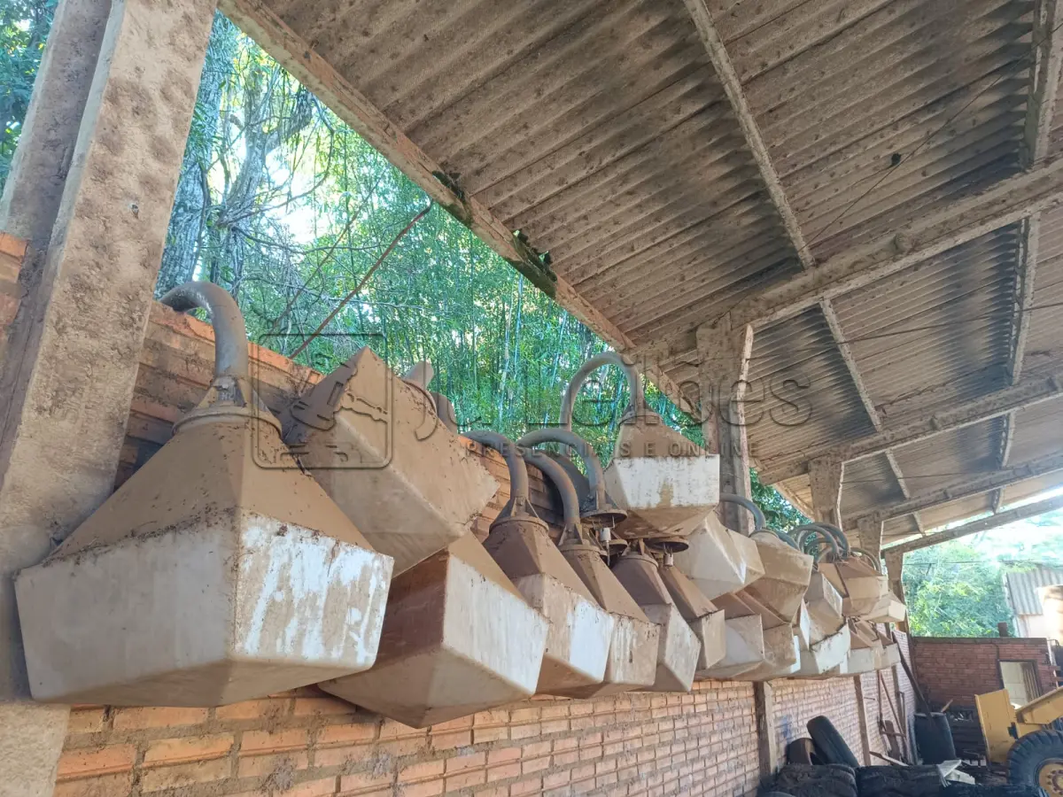 LOTE 027 - LOTE  01 DE  SUCATAS