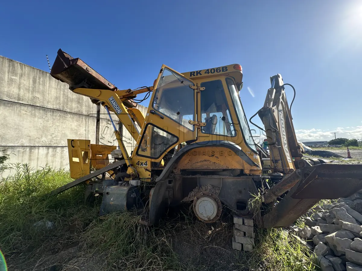 LOTE 012 - RETROESCAVADEIRA RANDON RK 406 B