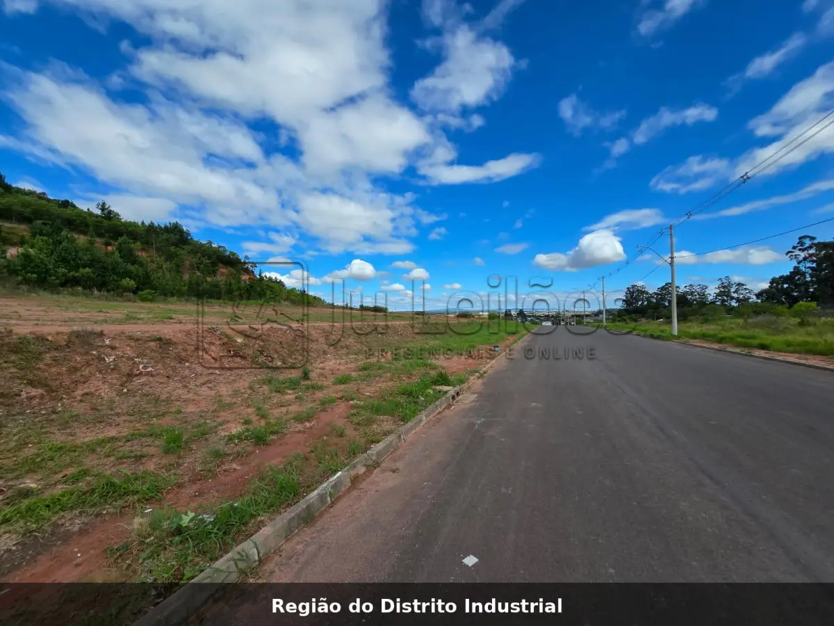 LOTE 028 - TERRENO NO DISTRITO INDUSTRIAL - MATRÍCULA 49.439