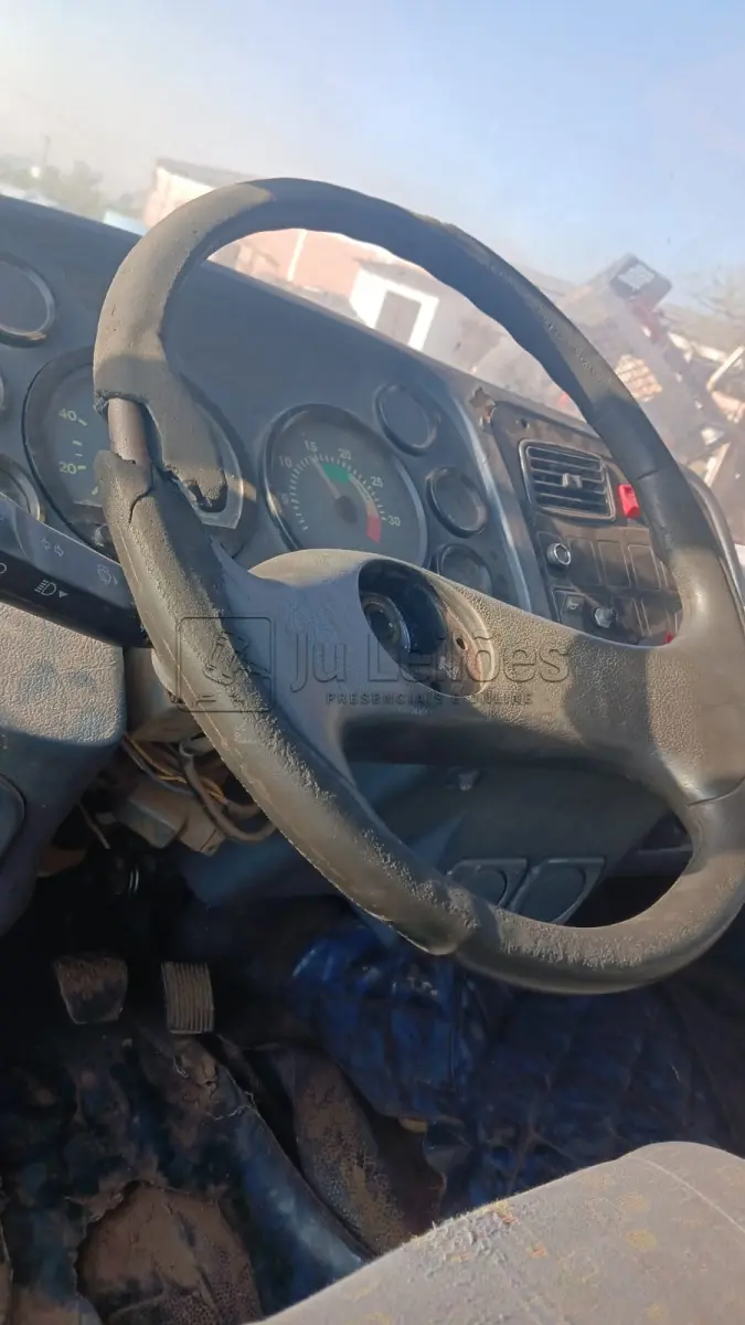 LOTE 002 - CAMINHÃO M. BENZ L-1622