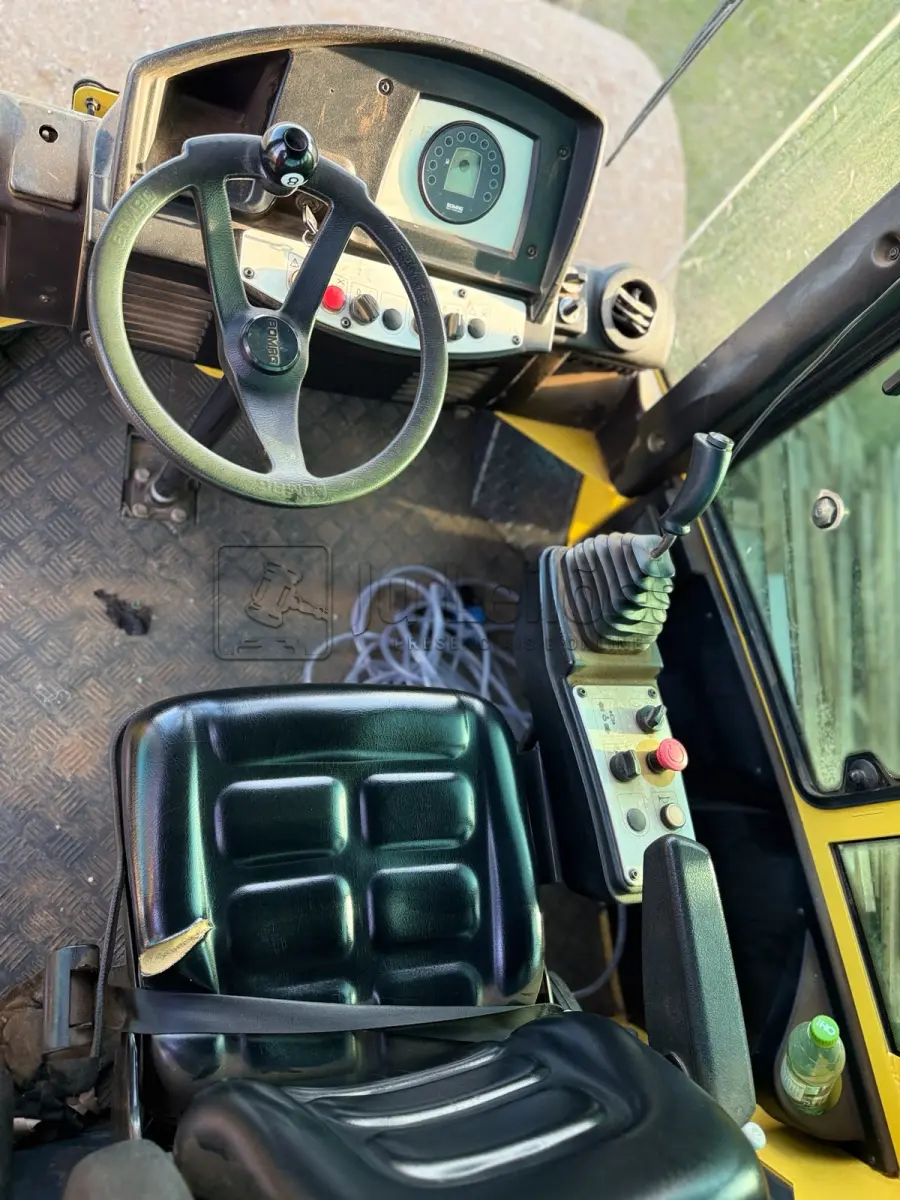 LOTE 004 - ROLO BOMAG