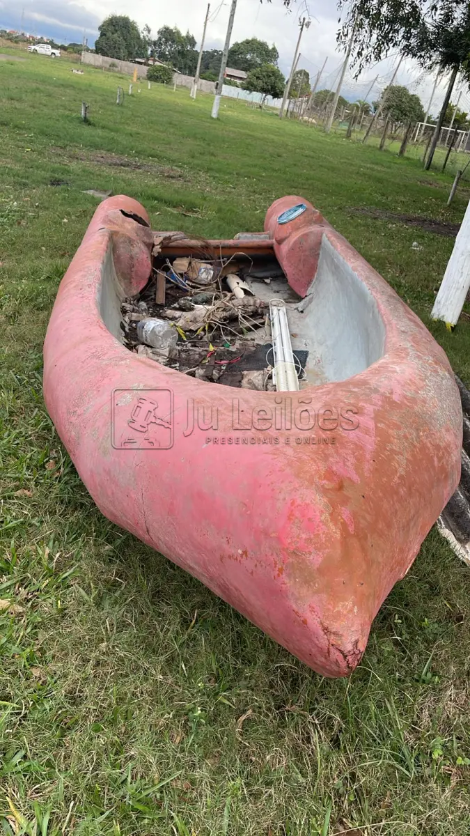 LOTE 022 - BOTE DE PESCA E MOTOR