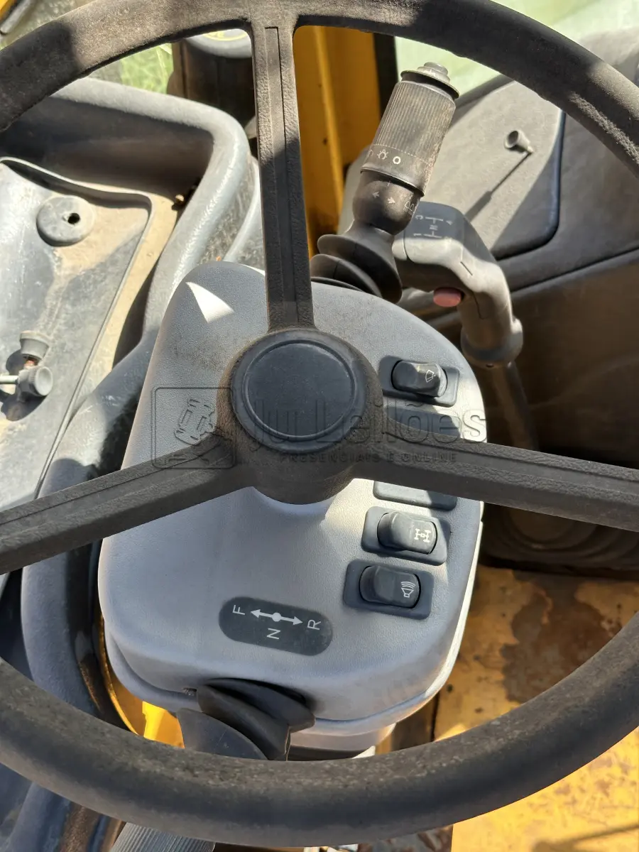 LOTE 012 - RETROESCAVADEIRA RANDON RK 406 B