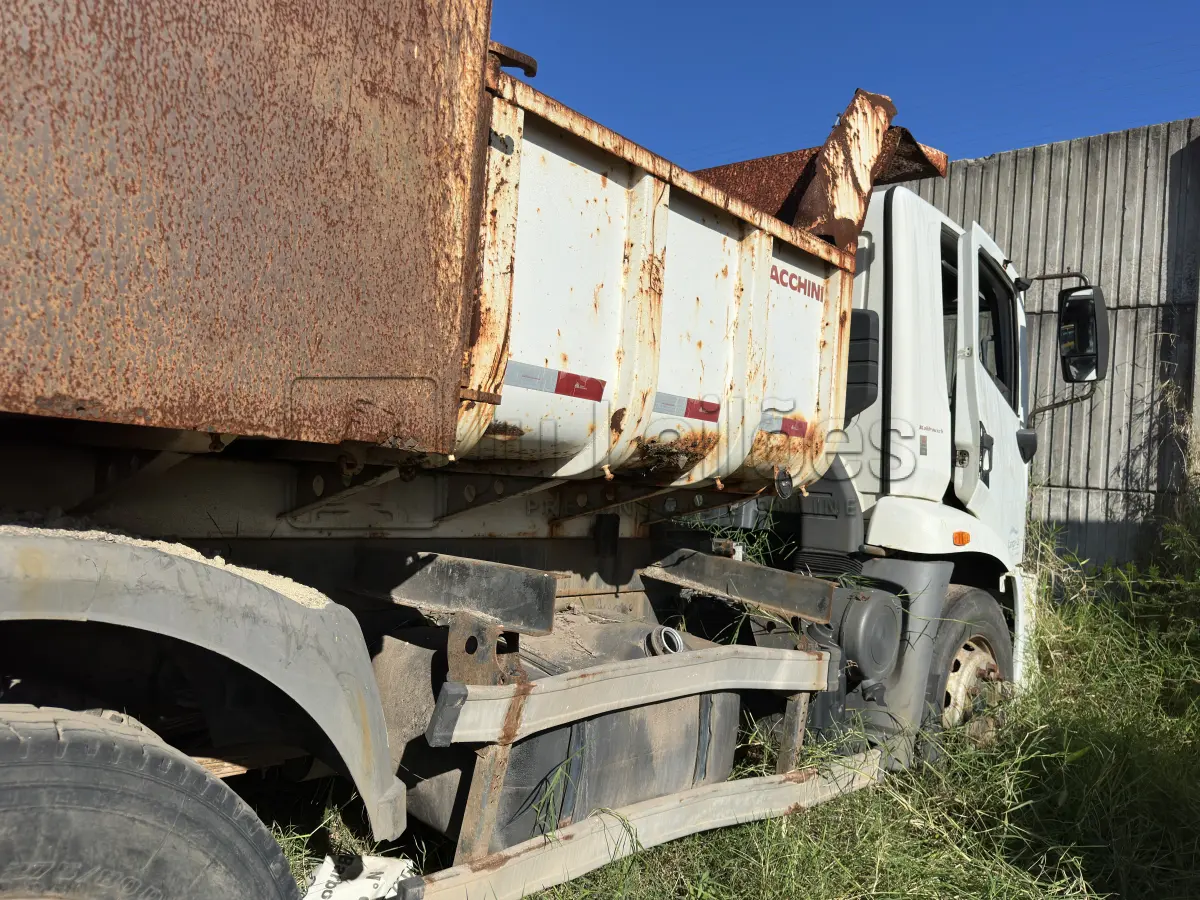 LOTE 010 - CAMINHÃO AGRALE