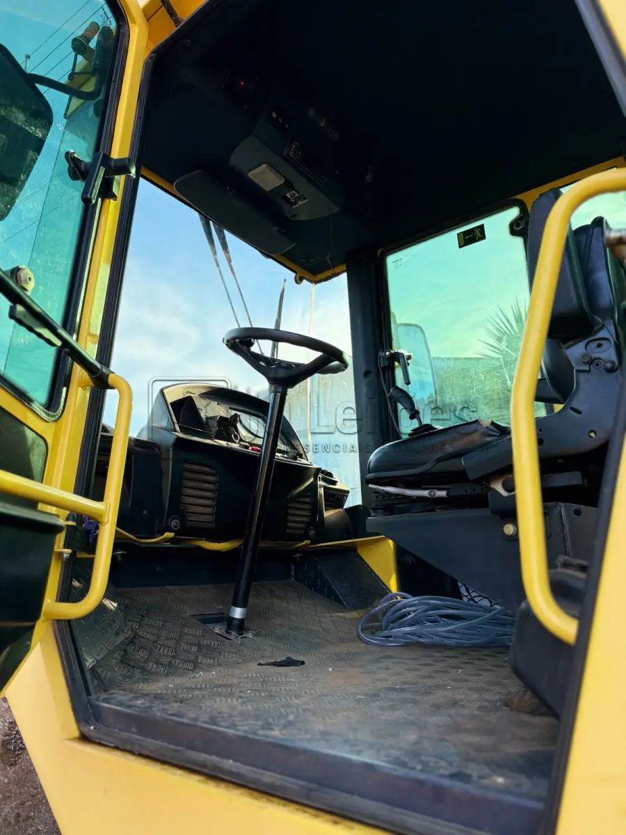 LOTE 004 - ROLO BOMAG