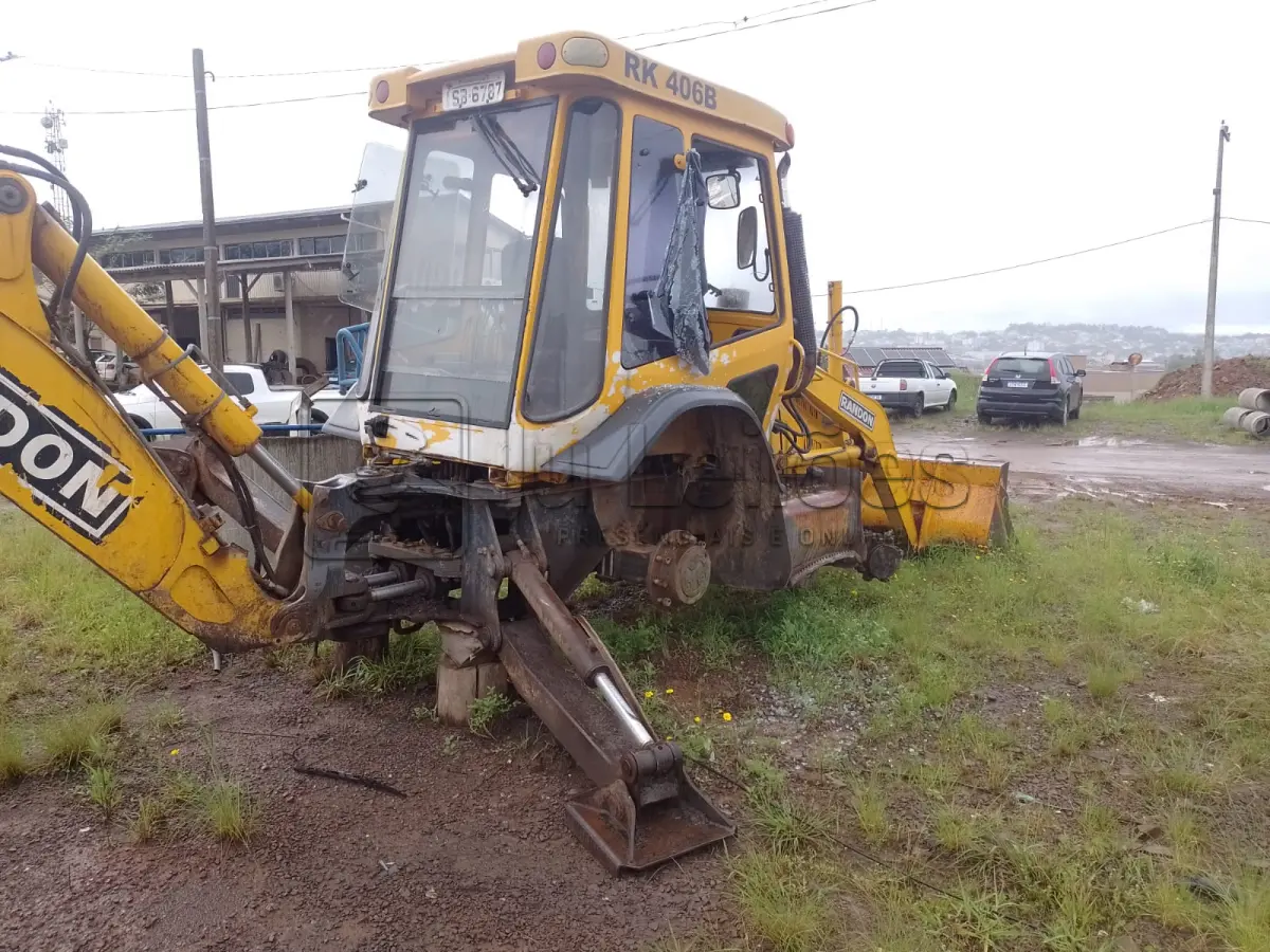 LOTE 003 - RETROESCAVADEIRA RANDON RK406B