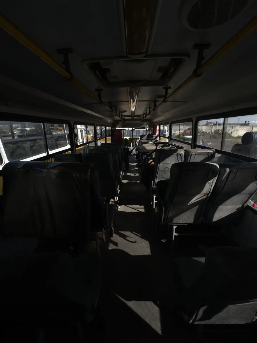 LOTE 004 - ÔNIBUS AGRALE