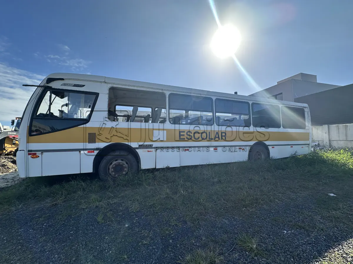 LOTE 002 - ÔNIBUS AGRALE