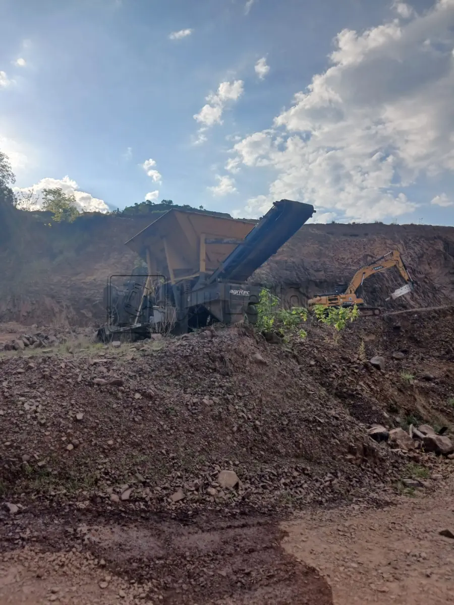 LOTE 007 - BRITADOR MÓVEL AGRITEC