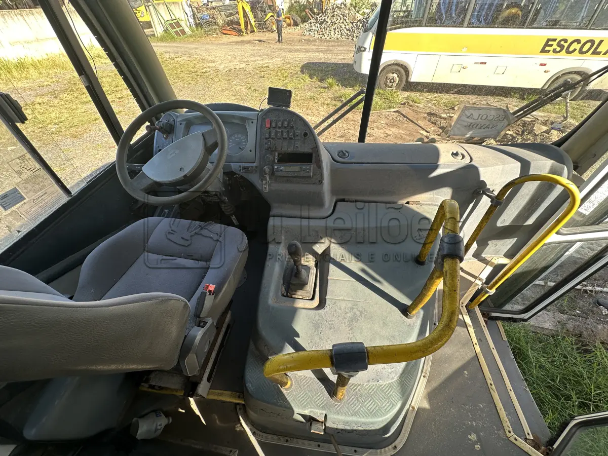 LOTE 002 - ÔNIBUS AGRALE