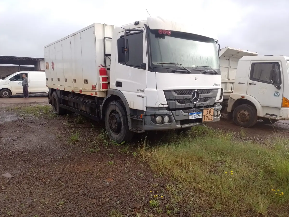 LOTE 005 - CAMINHÃO M. BENZ ATEGO 1726