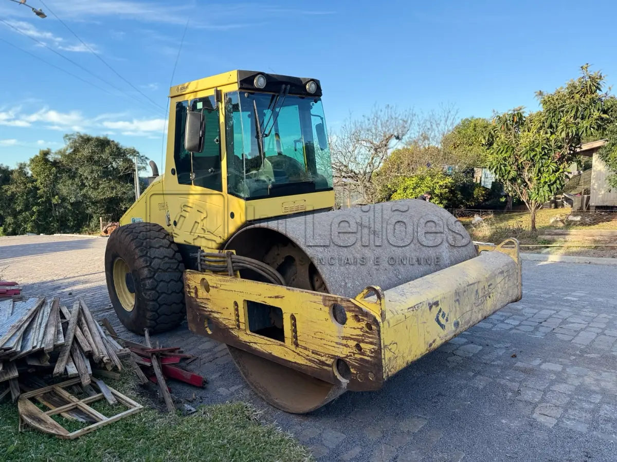 LOTE 004 - ROLO BOMAG