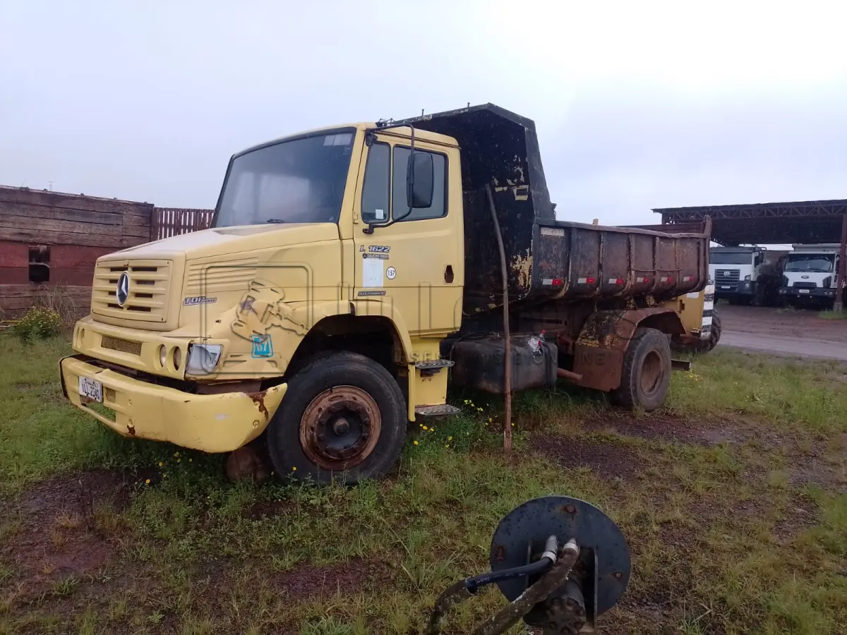 LOTE 002 - CAMINHÃO M. BENZ L-1622