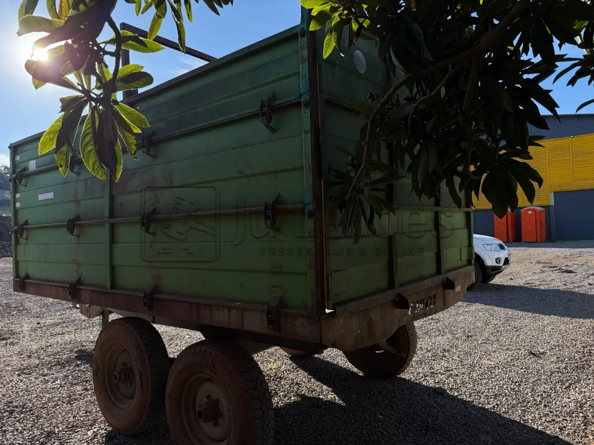 LOTE 007 - CARRETA AGRÍCOLA LUMECO
