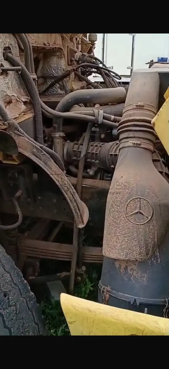 LOTE 002 - CAMINHÃO M. BENZ L-1622