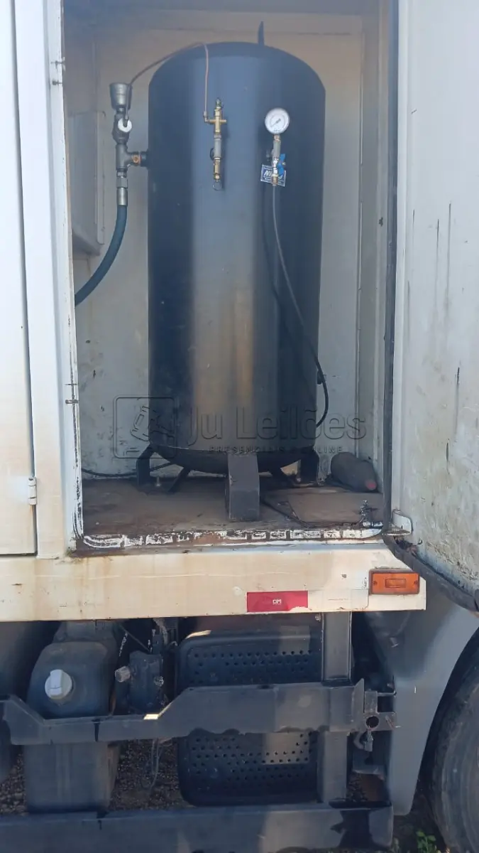 LOTE 005 - CAMINHÃO M. BENZ ATEGO 1726