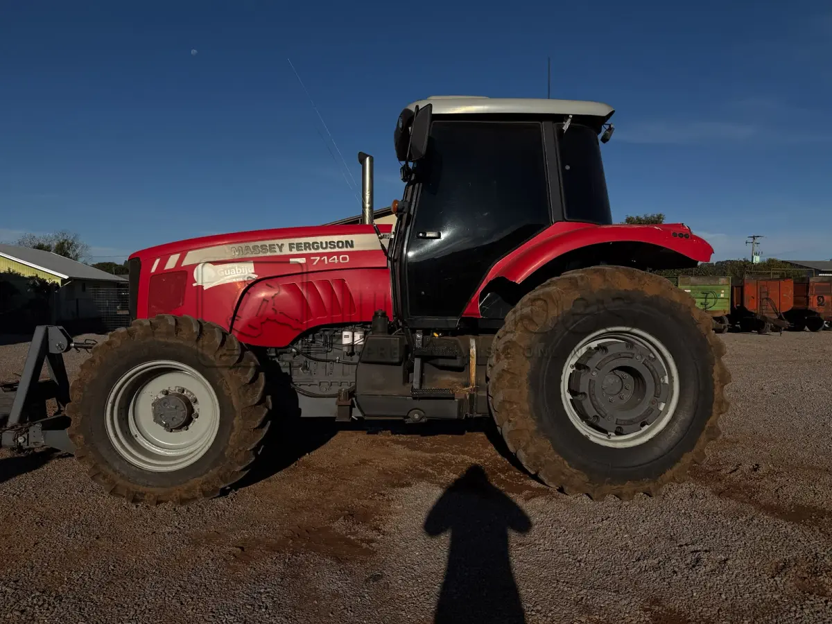 LOTE 013 - TRATOR MASSEY FERGUSSON