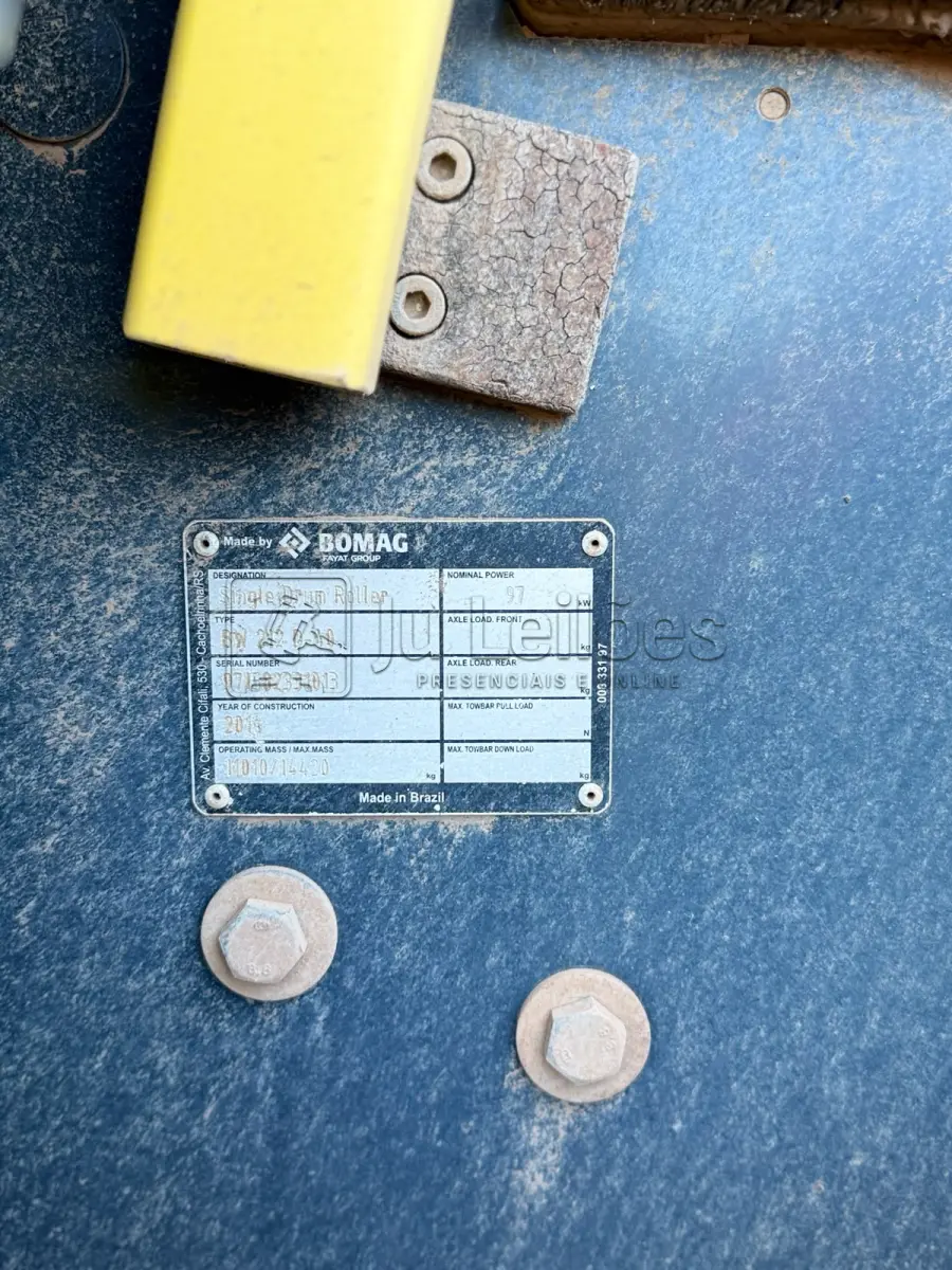 LOTE 004 - ROLO BOMAG