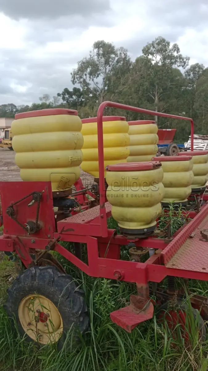 LOTE 004 - PLANTADEIRA ADUBADEIRA 03 LINHAS