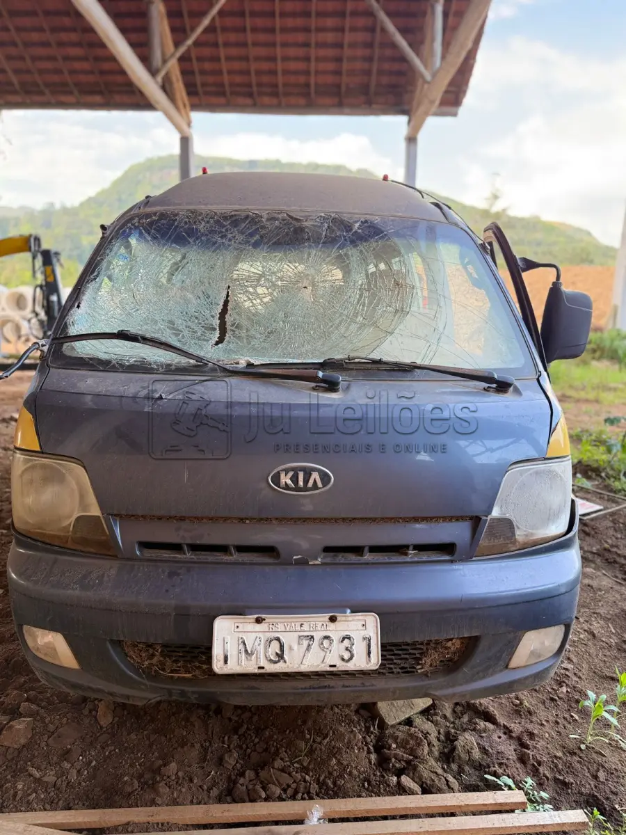 LOTE 009 - KIA/BESTA GS