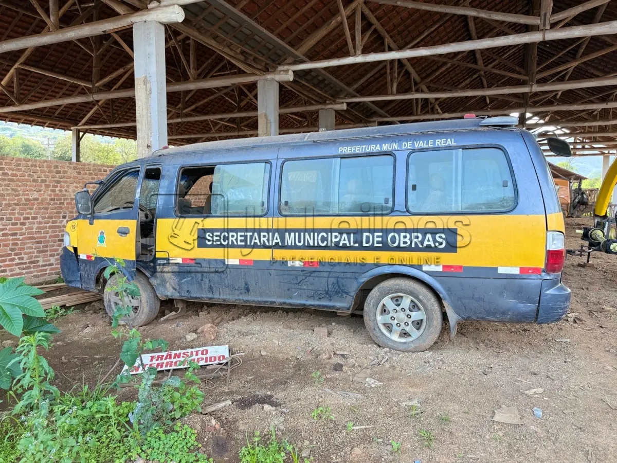 LOTE 009 - KIA/BESTA GS