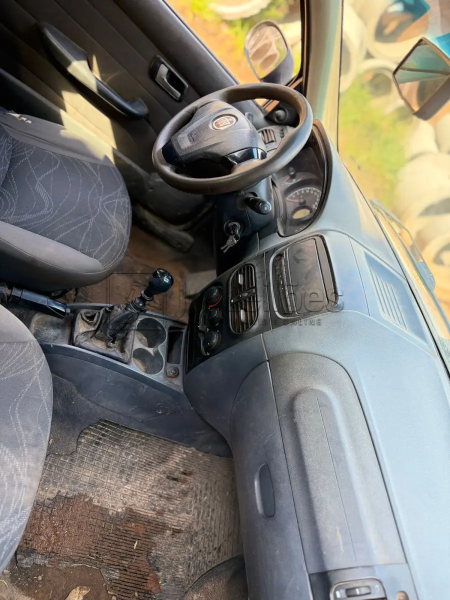 LOTE 004 - FIAT/STRADA WORKING