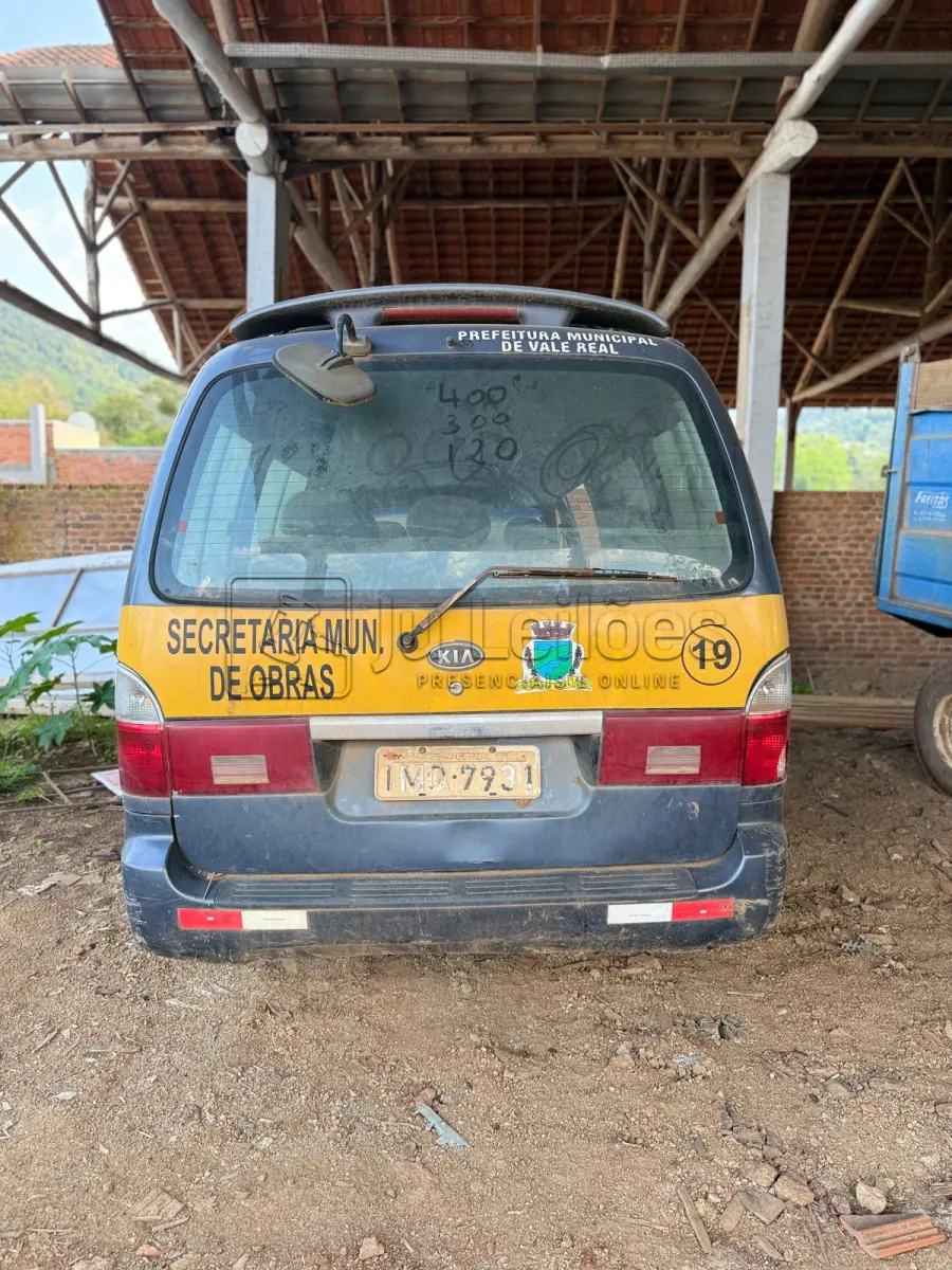 LOTE 009 - KIA/BESTA GS