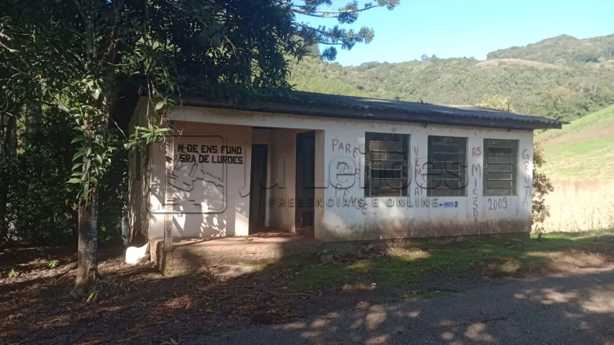 LOTE 010 - PRÉDIO DE ALVENARIA (SOMENTE O PRÉDIO)