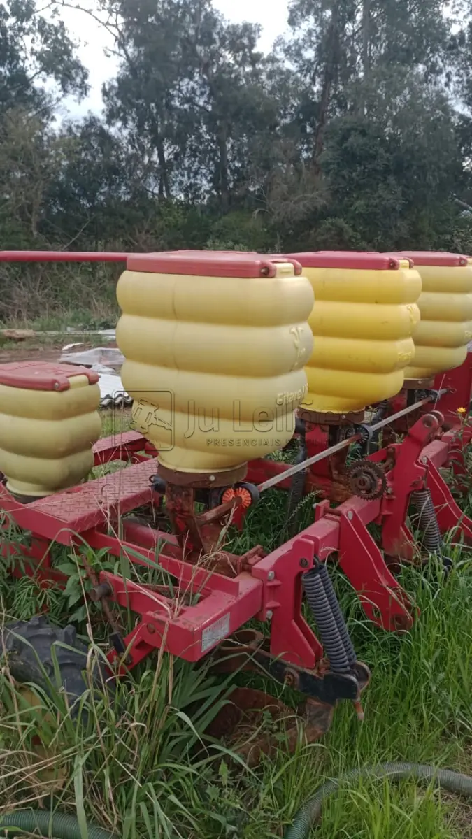 LOTE 004 - PLANTADEIRA ADUBADEIRA 03 LINHAS