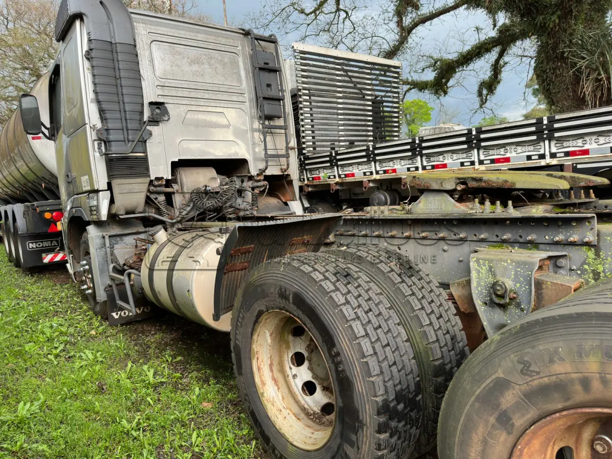 LOTE 009 - VOLVO FH12 380 6X2T