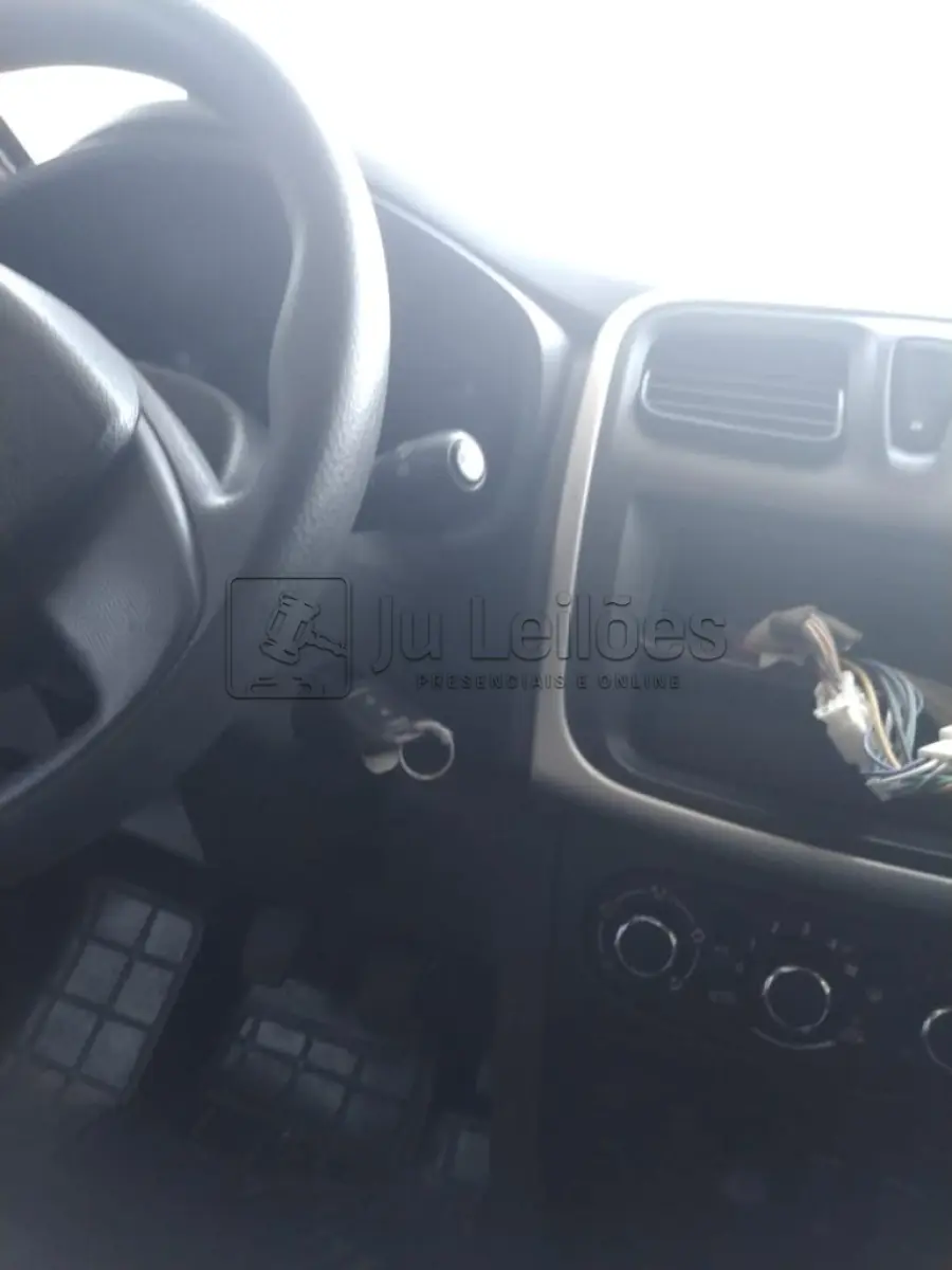 LOTE 017 - RENAULT /SANDERO
