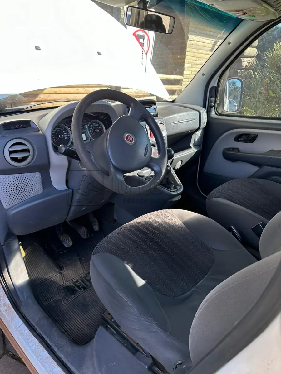 LOTE 003 - FIAT/DOBLO ESSENCE 1.8