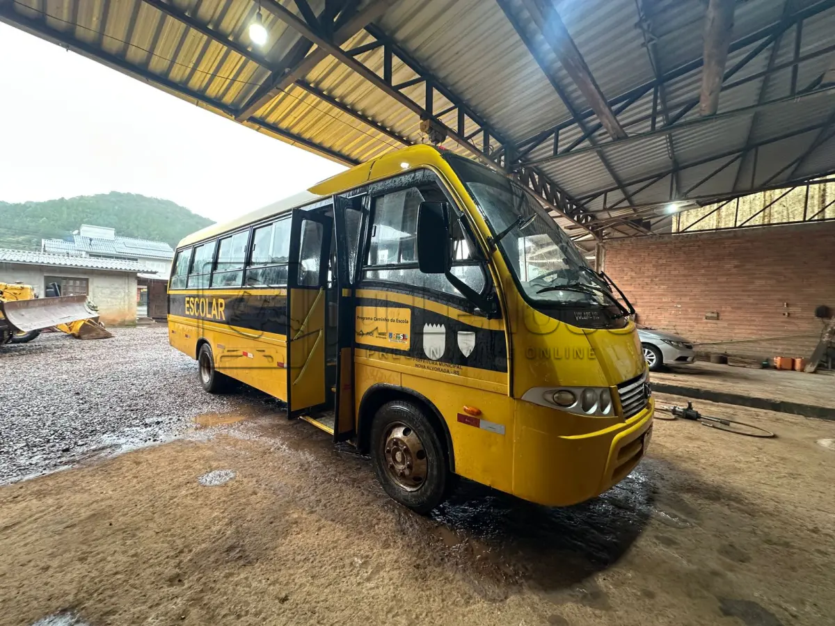 LOTE 010 - MARCOPOLO/VOLARE V8L ESCOLAR