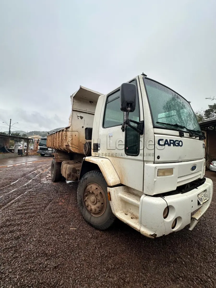LOTE 009 - FORD/CARGO 1722 E