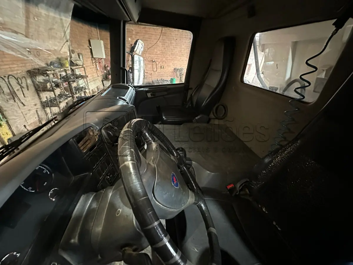 LOTE 011 - SCANIA/P 340 B 6X4