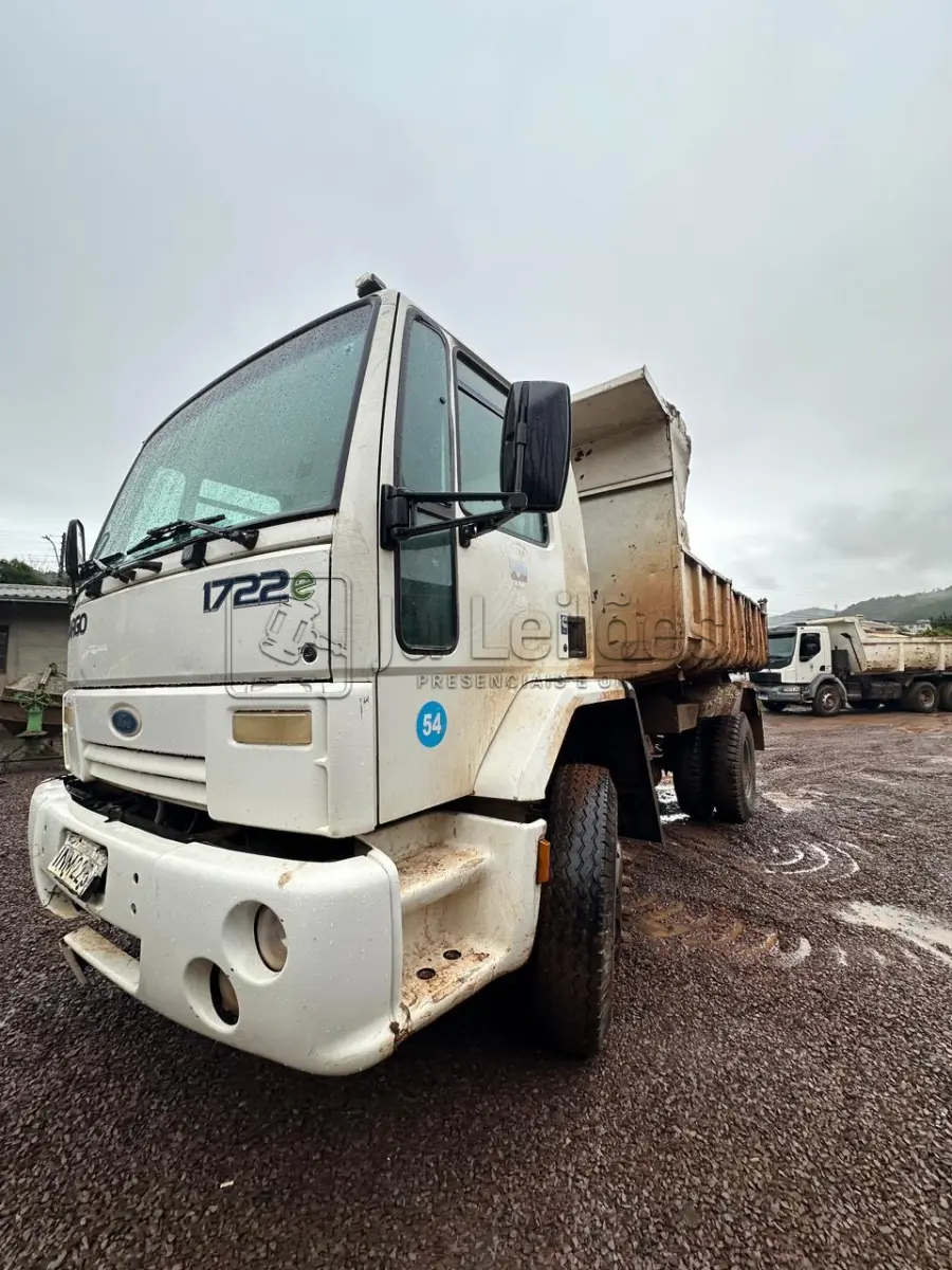 LOTE 009 - FORD/CARGO 1722 E
