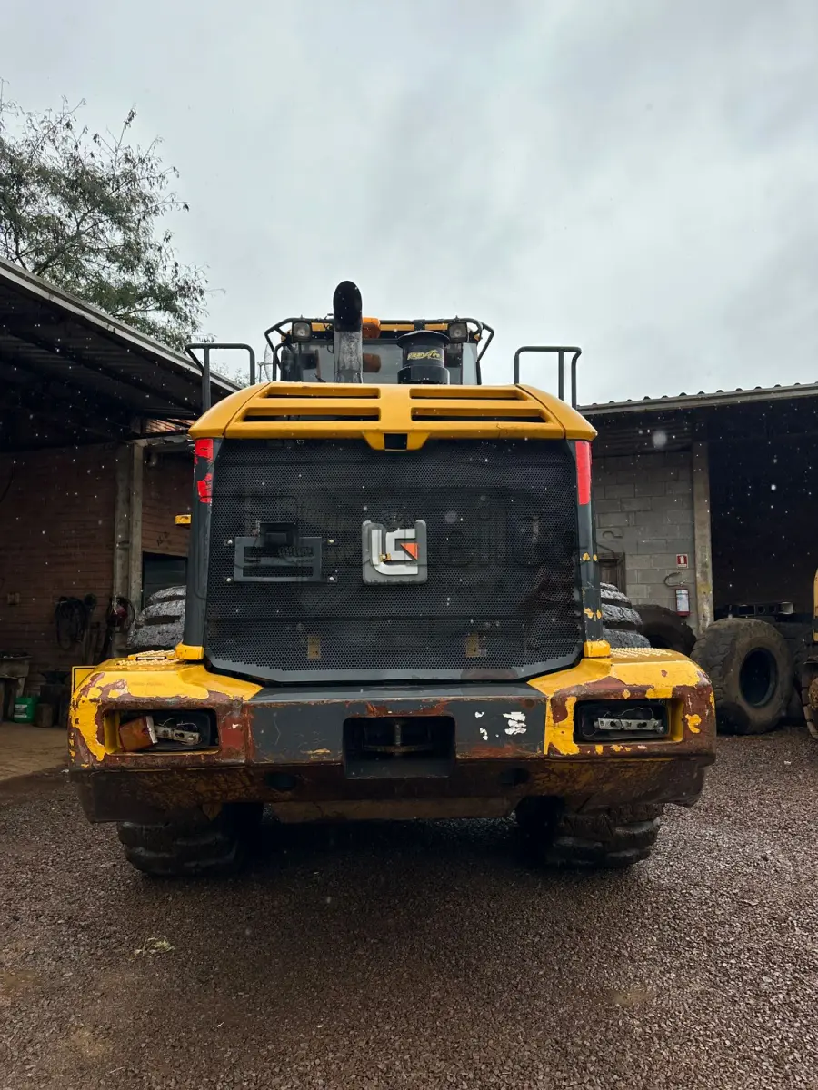 LOTE 013 - CARREGADOR LIUGONG CLG856 H