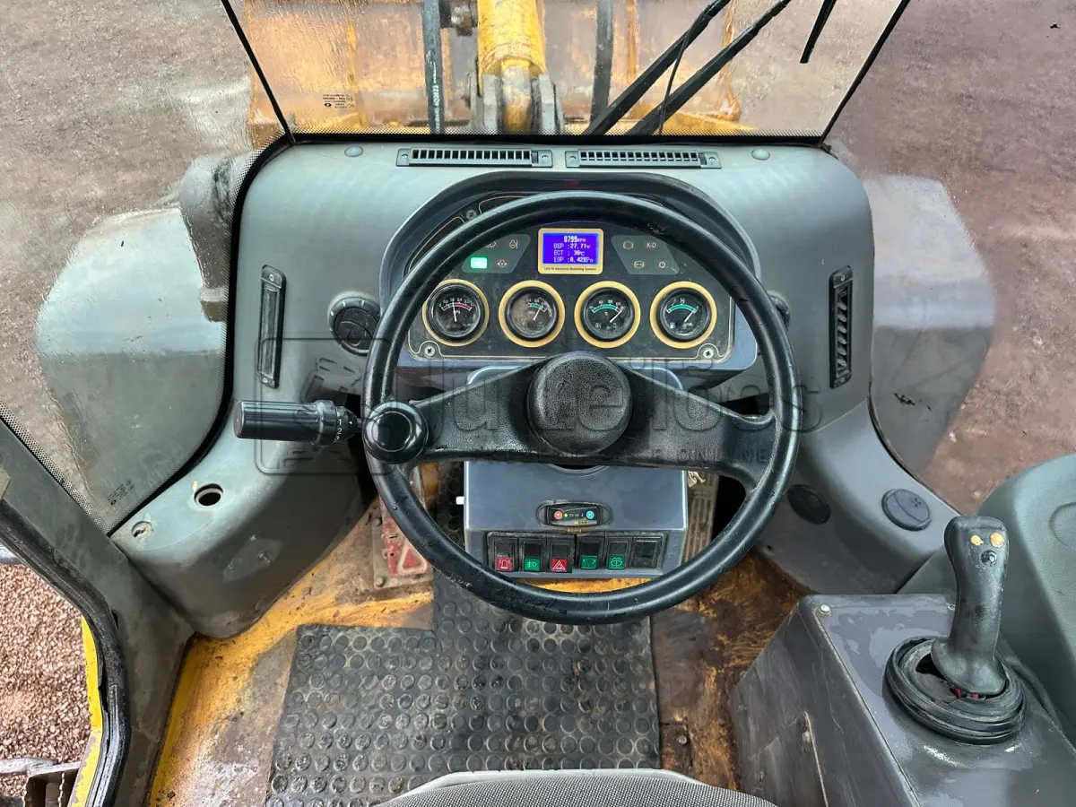 LOTE 015 - CARREGADOR POWER ZZ MODELO 937A
