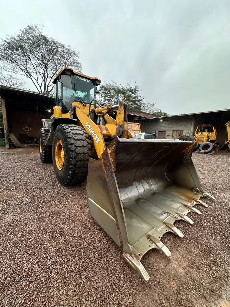 LOTE 015 - CARREGADOR POWER ZZ MODELO 937A