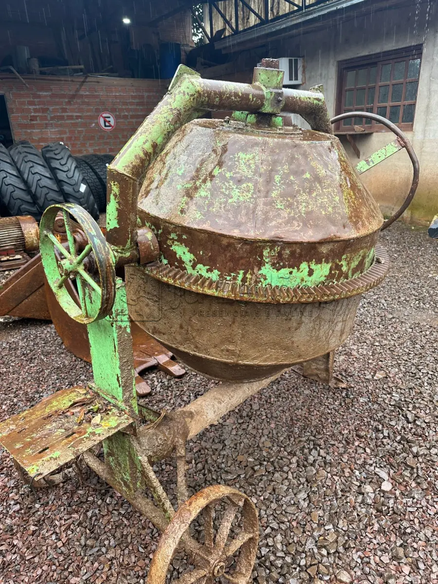 LOTE 022 - BETORNEIRA HORBACH 400 L S/MOTOR