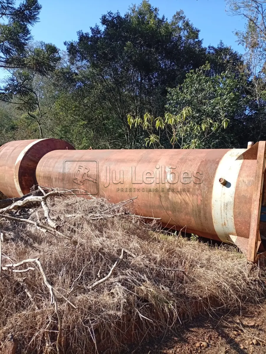 LOTE 023 - RESERVATÓRIO DE ÁGUA EM METAL TAÇA 40.000L