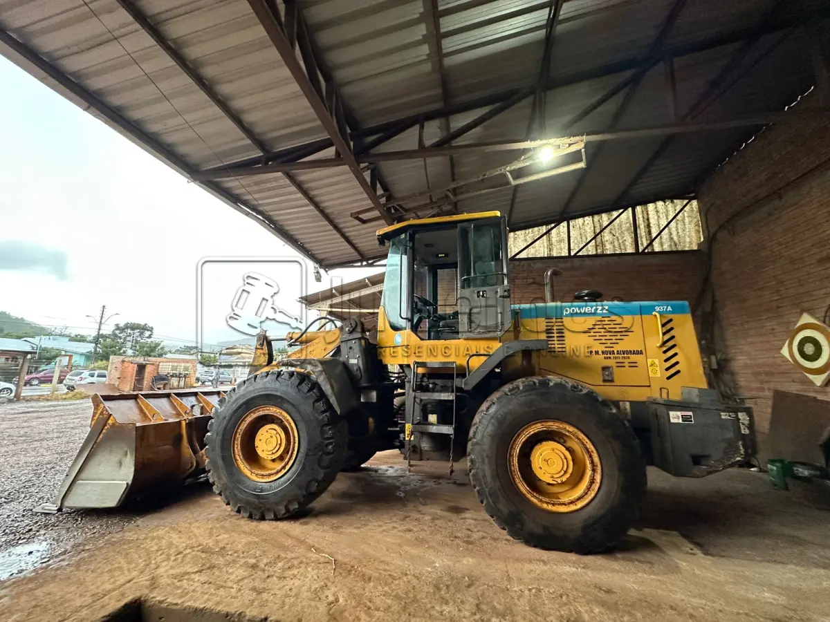 LOTE 015 - CARREGADOR POWER ZZ MODELO 937A