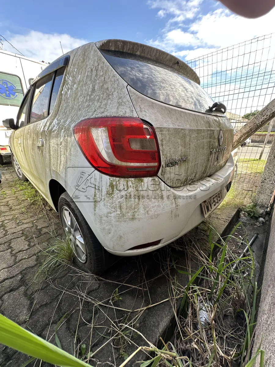 LOTE 007 - RENAULT/SANDERO
