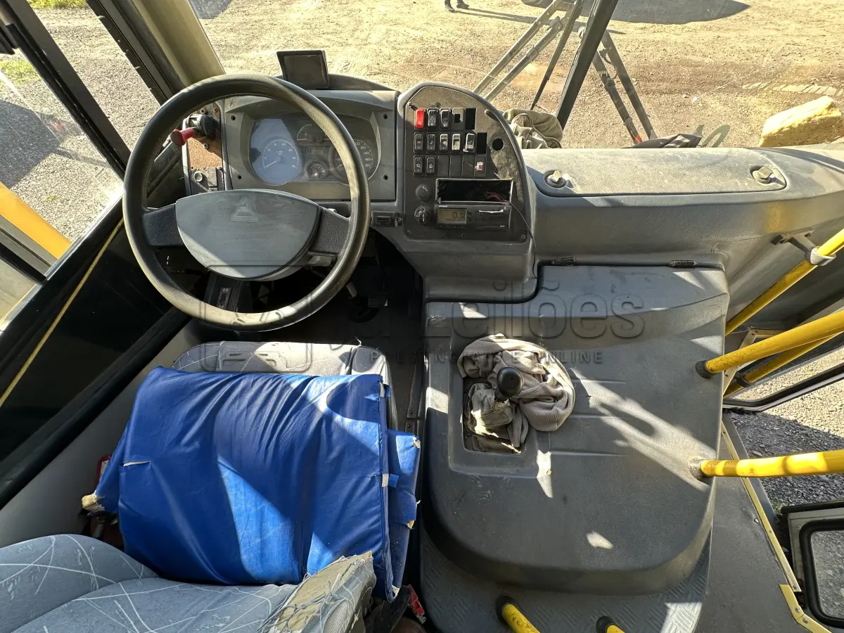 LOTE 005 - ÔNIBUS AGRALE